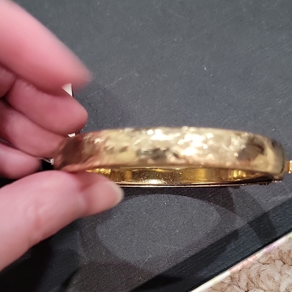 1928 Gold Floral Bangle Bracelet - Picture 4 of 5